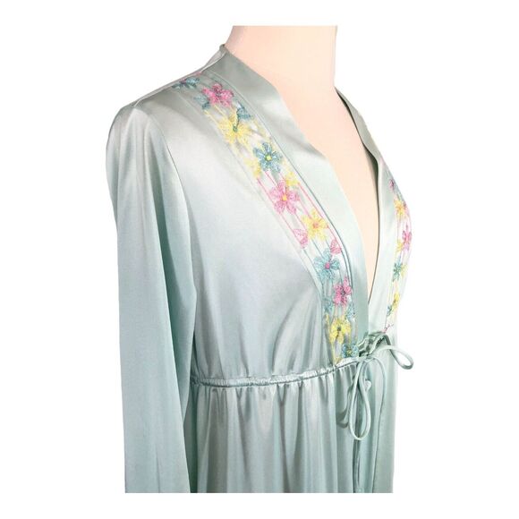 Montgomery Ward Semi Sheer Satin Robe Embroidered Trim Button Small Vintage - Picture 9 of 11
